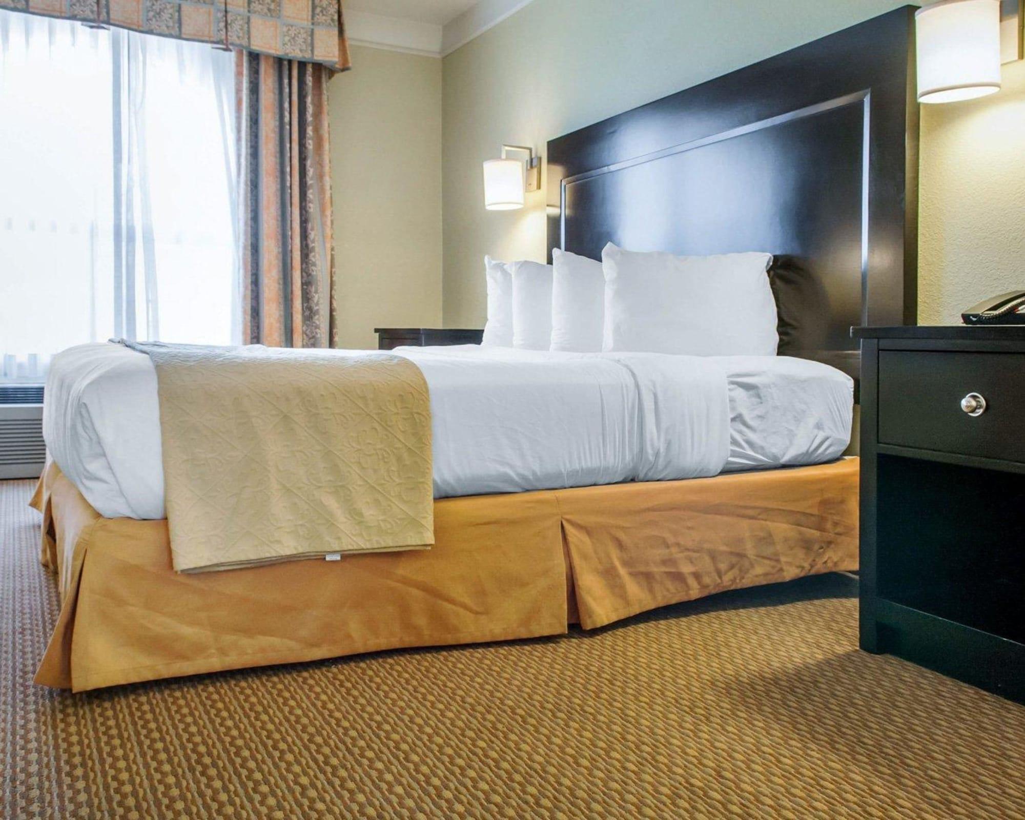 Quality Inn & Suites Gallup I-40 Exit 20 Екстериор снимка