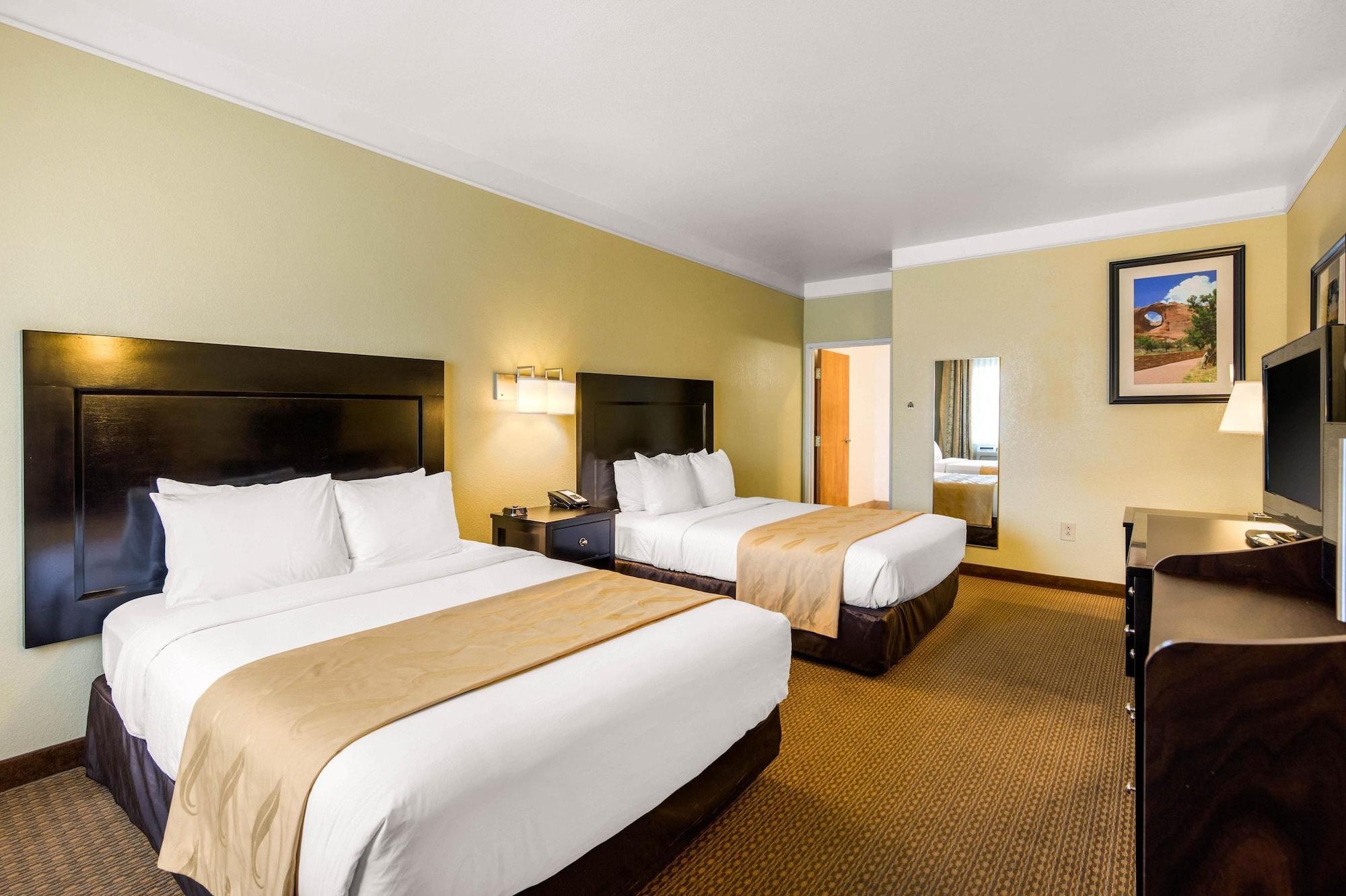 Quality Inn & Suites Gallup I-40 Exit 20 Екстериор снимка