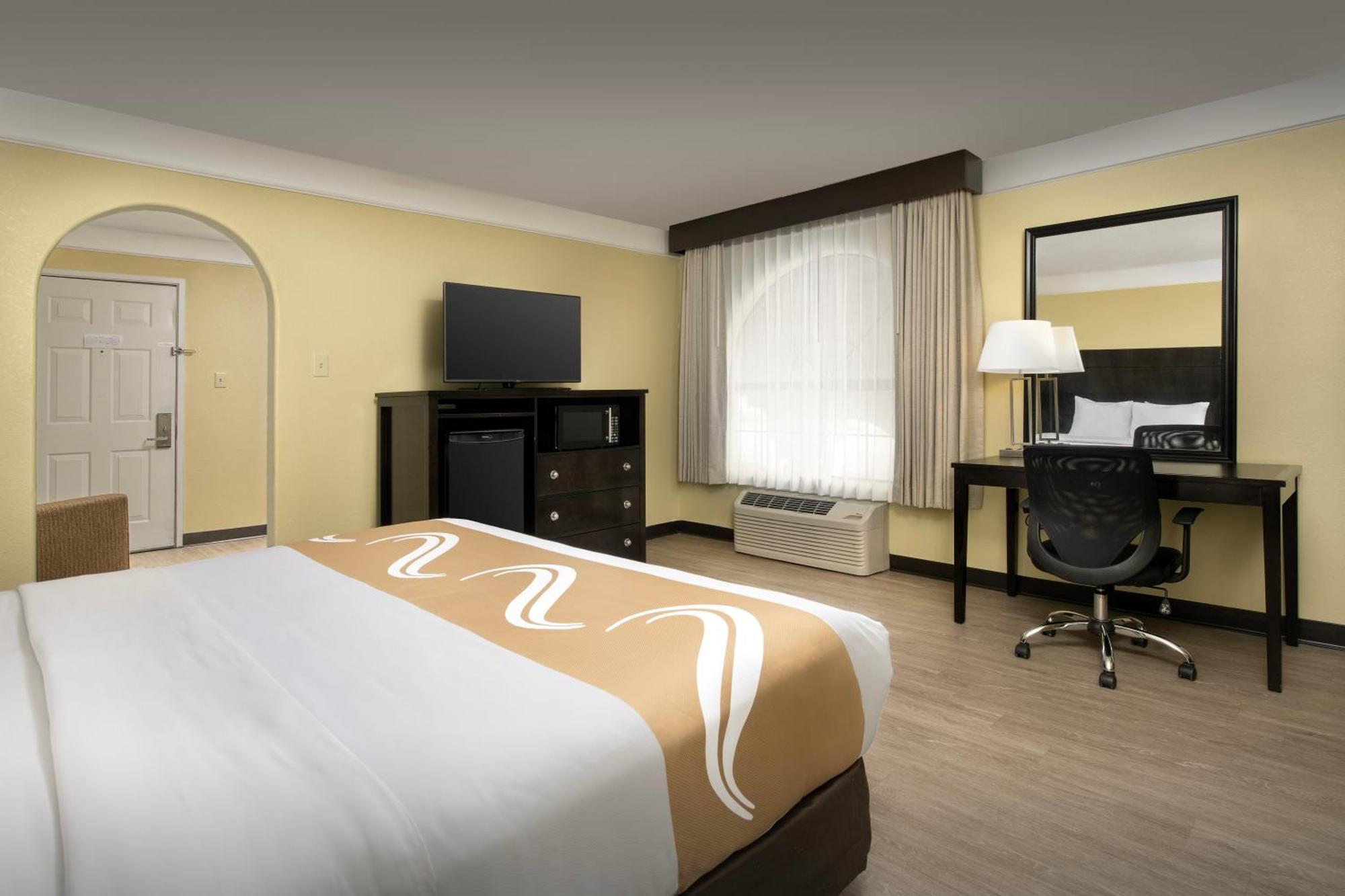 Quality Inn & Suites Gallup I-40 Exit 20 Екстериор снимка
