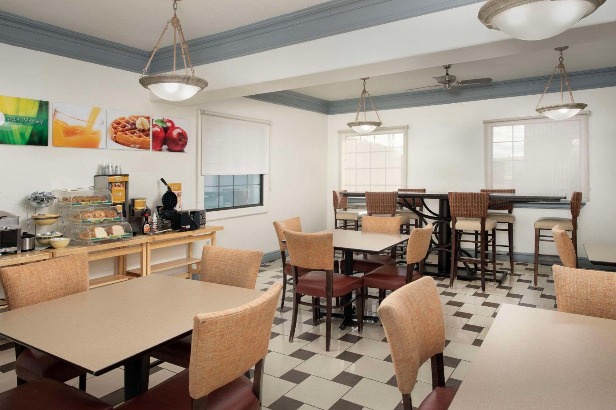 Quality Inn & Suites Gallup I-40 Exit 20 Екстериор снимка