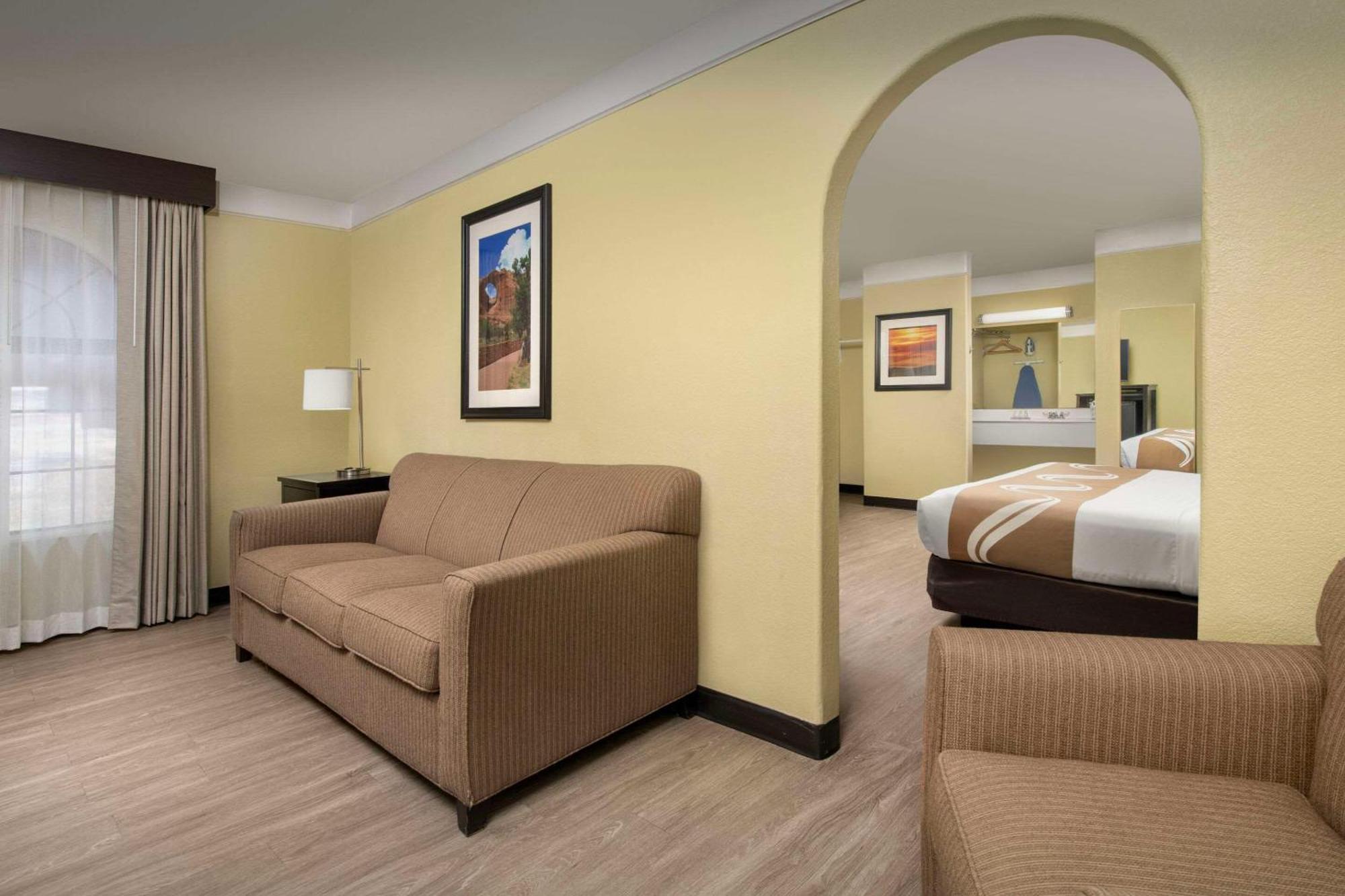 Quality Inn & Suites Gallup I-40 Exit 20 Екстериор снимка