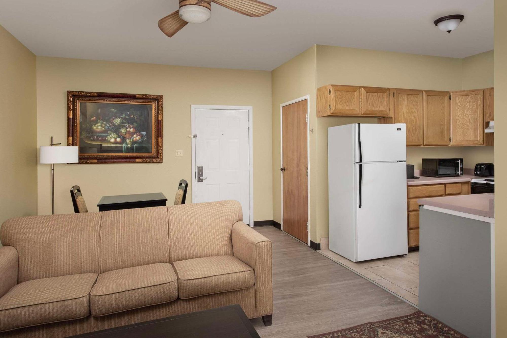 Quality Inn & Suites Gallup I-40 Exit 20 Екстериор снимка