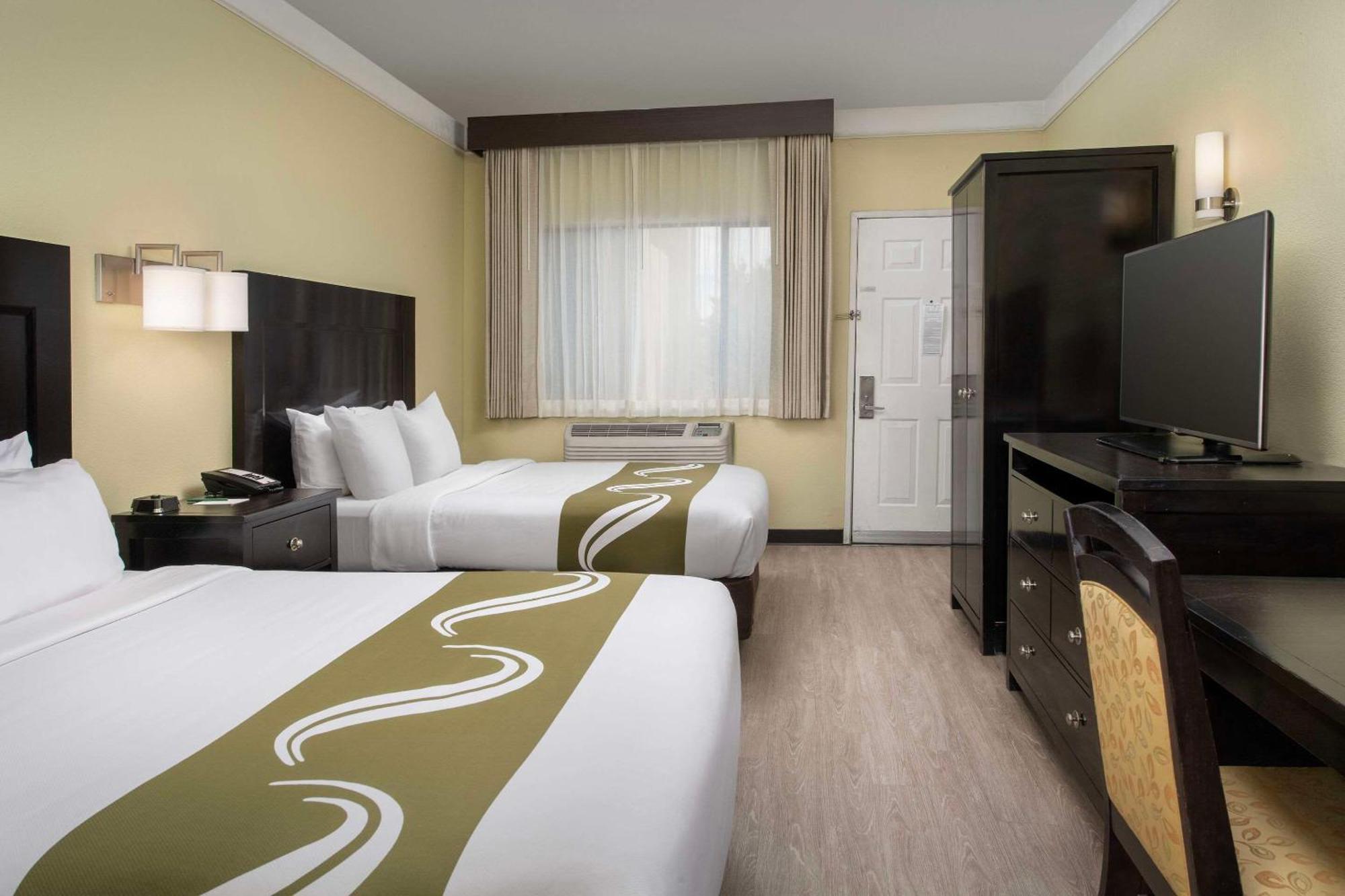 Quality Inn & Suites Gallup I-40 Exit 20 Екстериор снимка