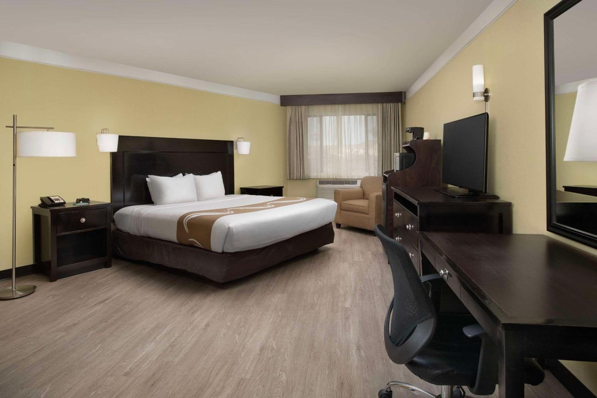 Quality Inn & Suites Gallup I-40 Exit 20 Екстериор снимка