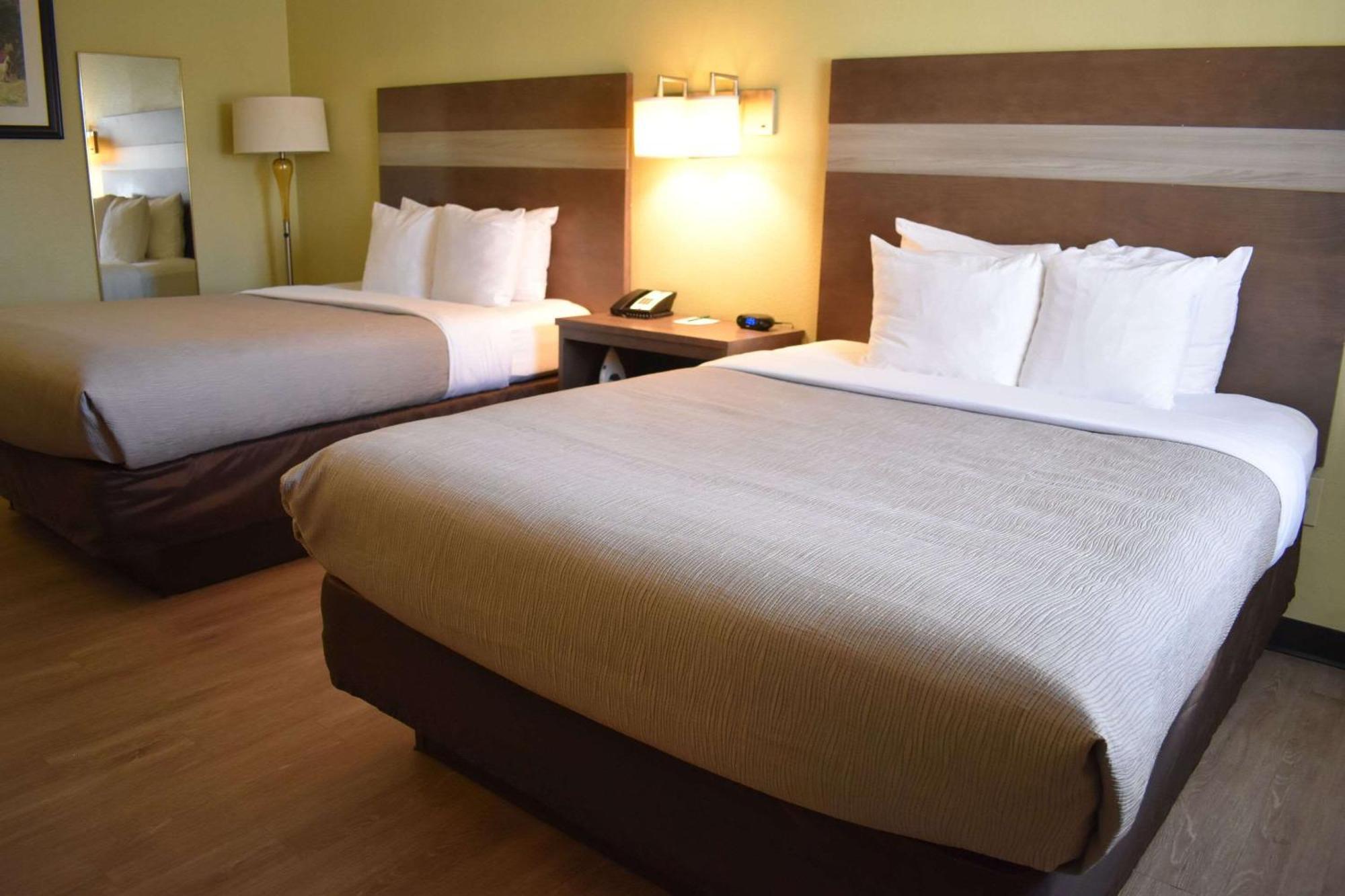 Quality Inn & Suites Gallup I-40 Exit 20 Екстериор снимка