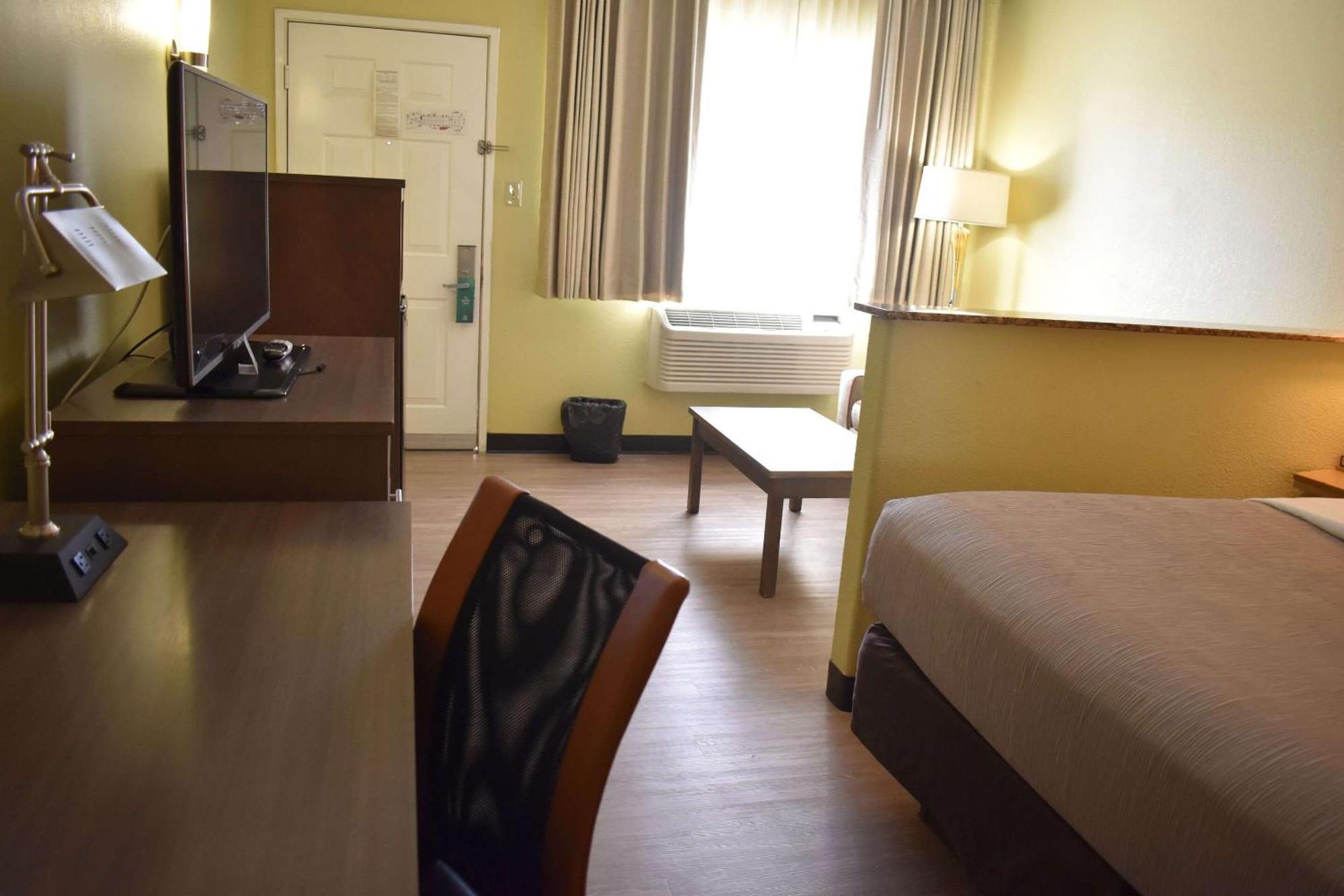 Quality Inn & Suites Gallup I-40 Exit 20 Екстериор снимка