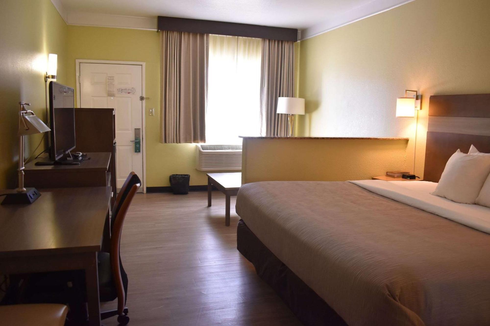 Quality Inn & Suites Gallup I-40 Exit 20 Екстериор снимка