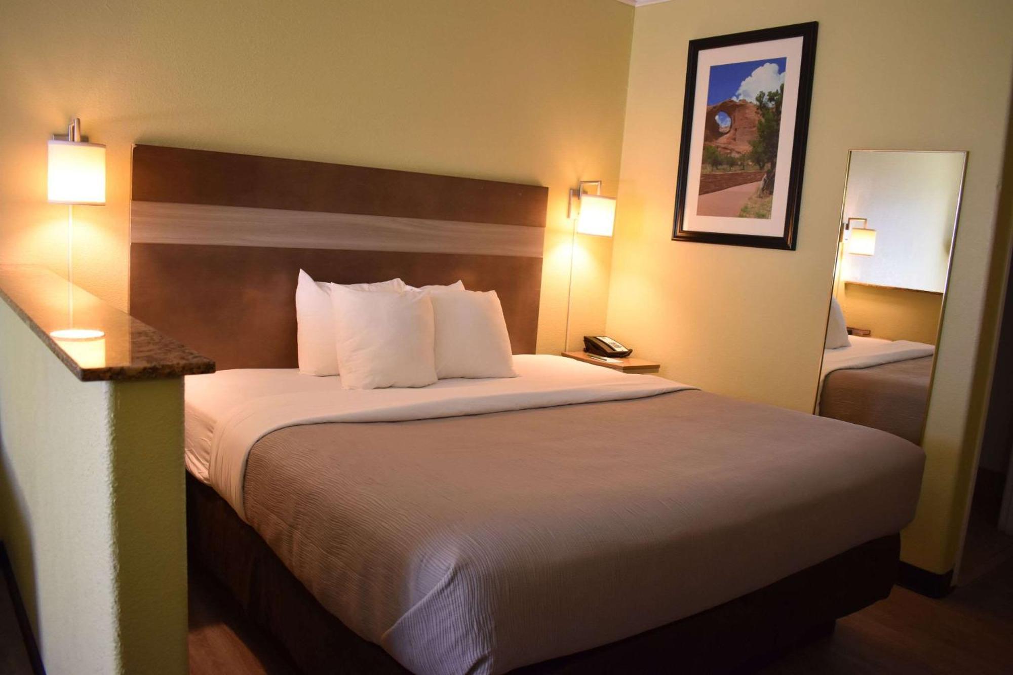 Quality Inn & Suites Gallup I-40 Exit 20 Екстериор снимка