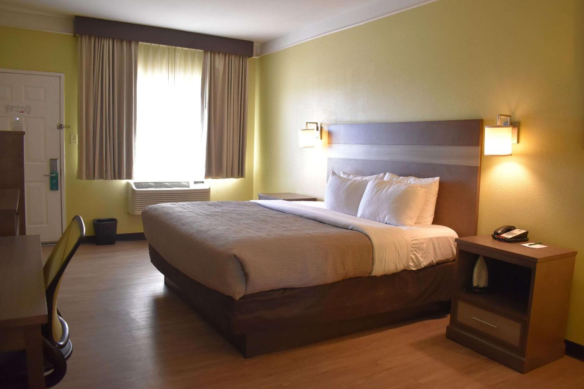 Quality Inn & Suites Gallup I-40 Exit 20 Екстериор снимка