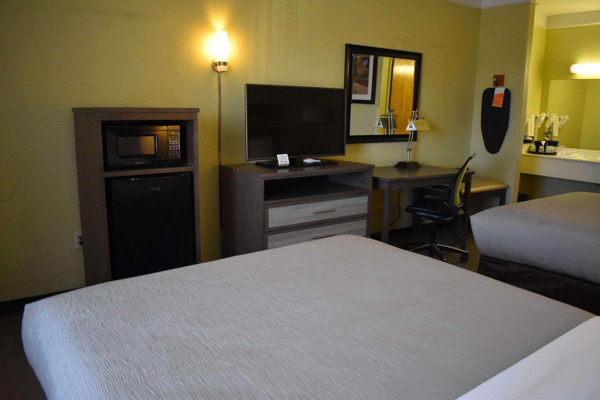 Quality Inn & Suites Gallup I-40 Exit 20 Екстериор снимка