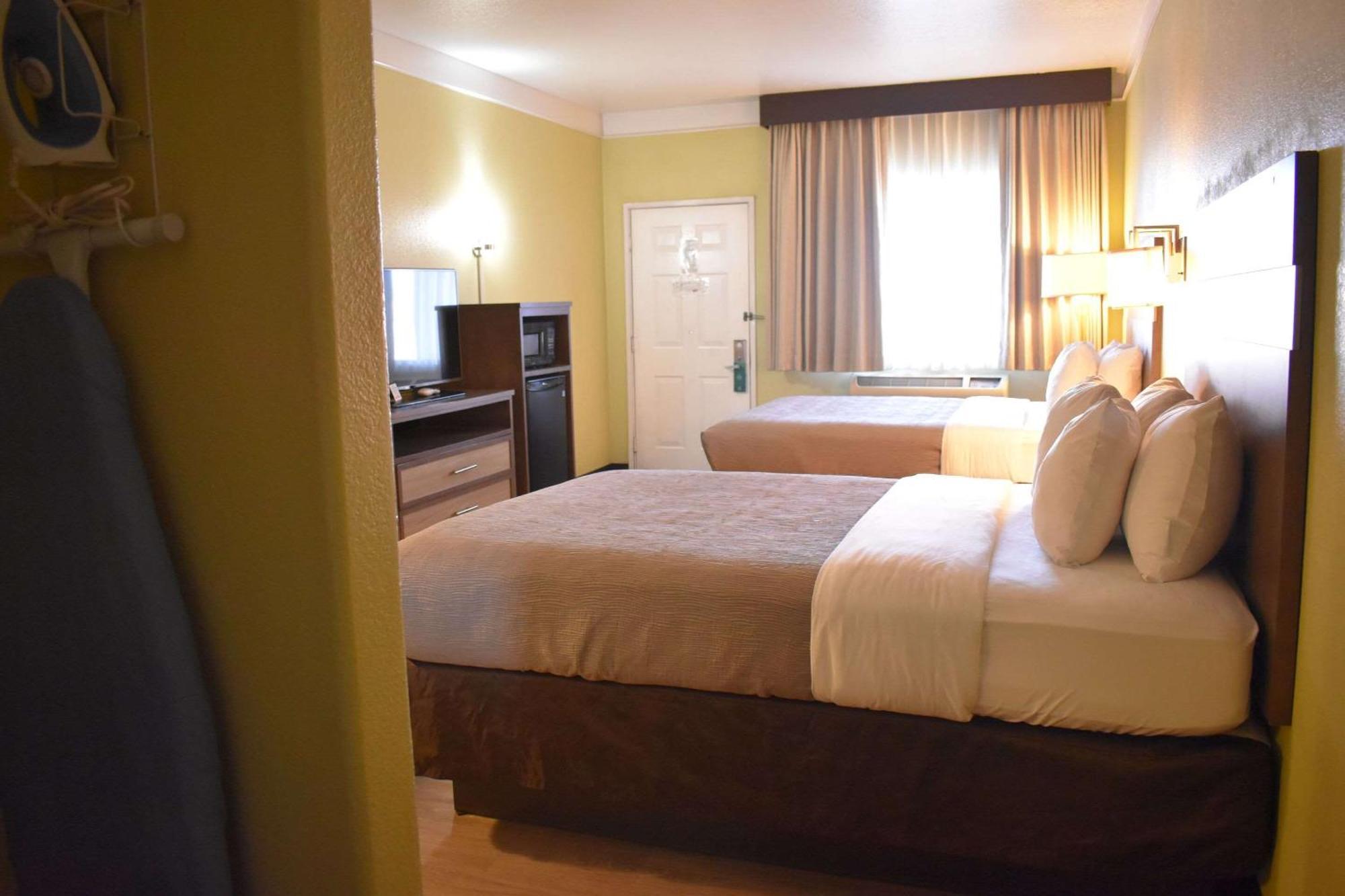 Quality Inn & Suites Gallup I-40 Exit 20 Екстериор снимка