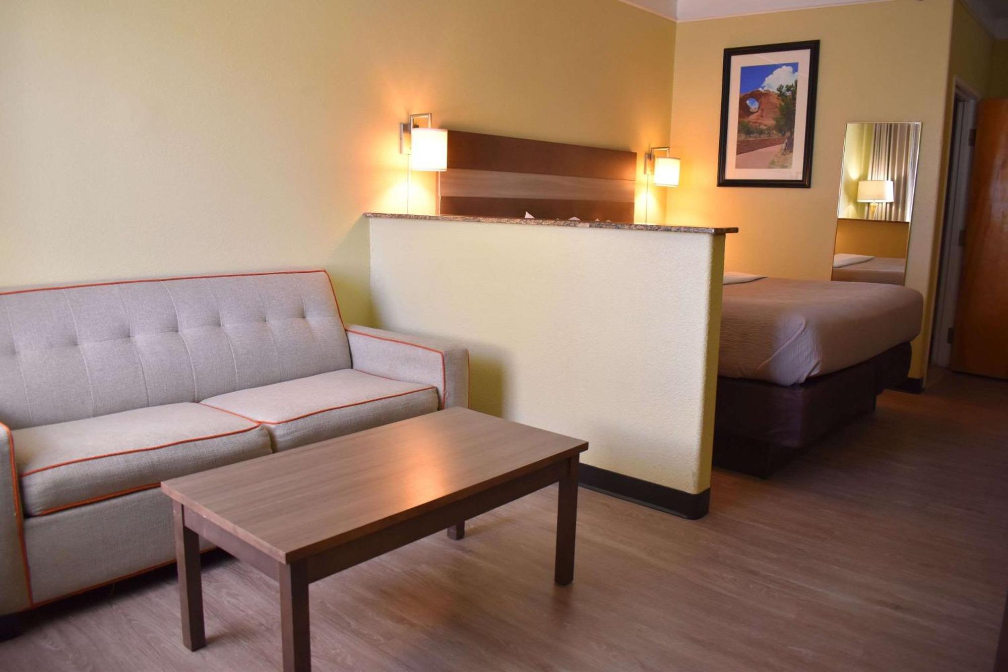 Quality Inn & Suites Gallup I-40 Exit 20 Екстериор снимка