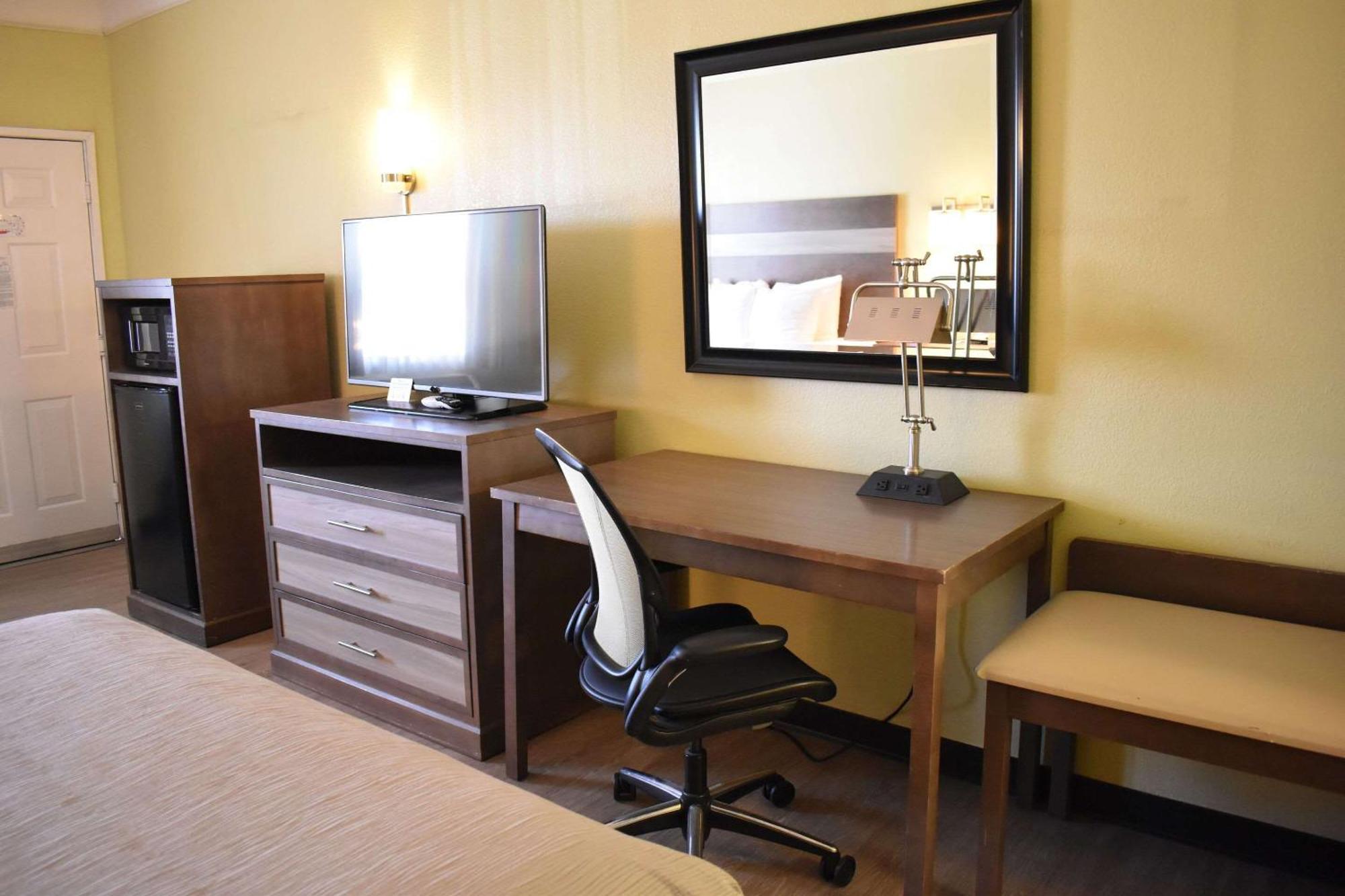 Quality Inn & Suites Gallup I-40 Exit 20 Екстериор снимка