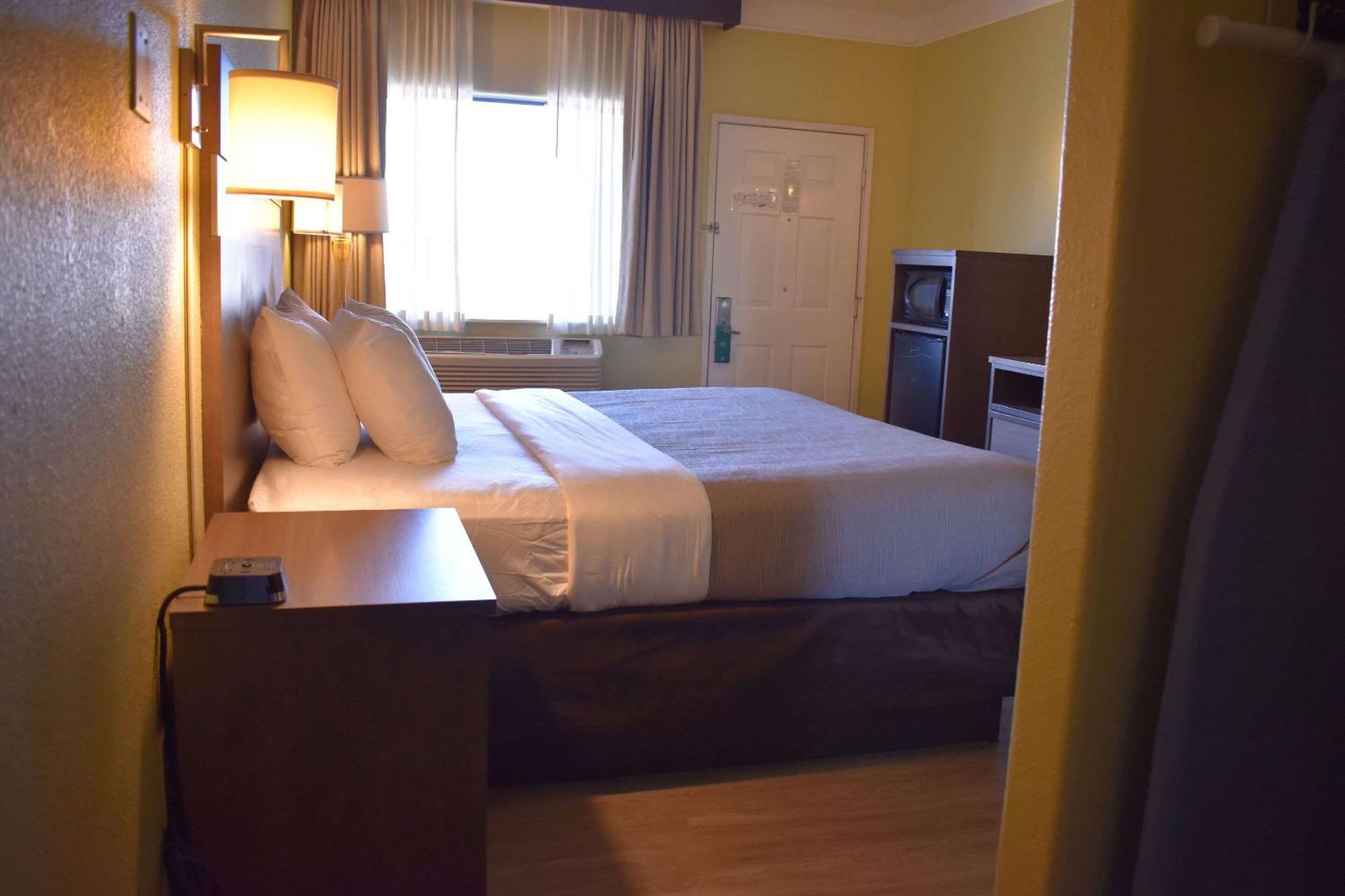 Quality Inn & Suites Gallup I-40 Exit 20 Екстериор снимка
