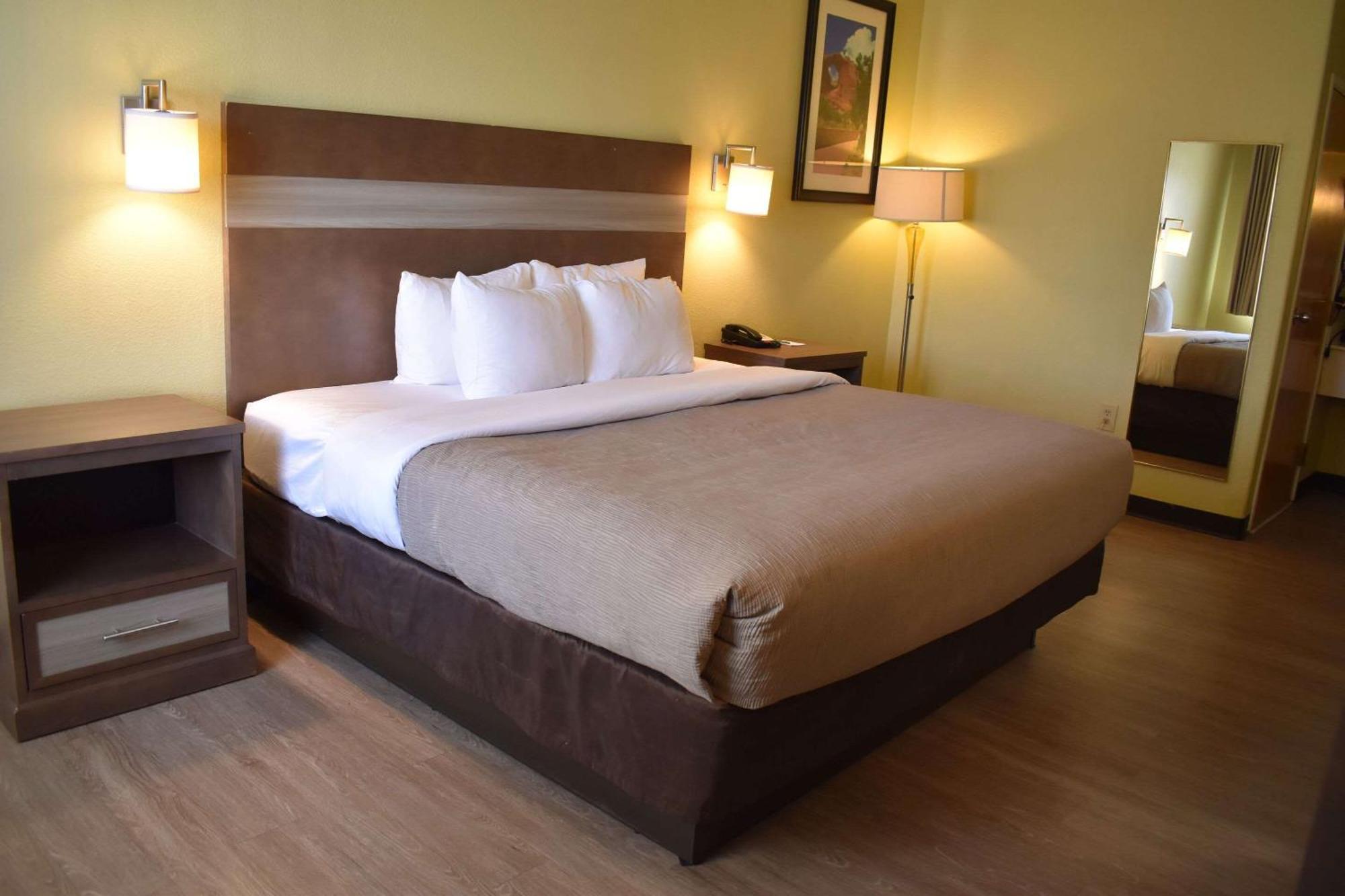 Quality Inn & Suites Gallup I-40 Exit 20 Екстериор снимка