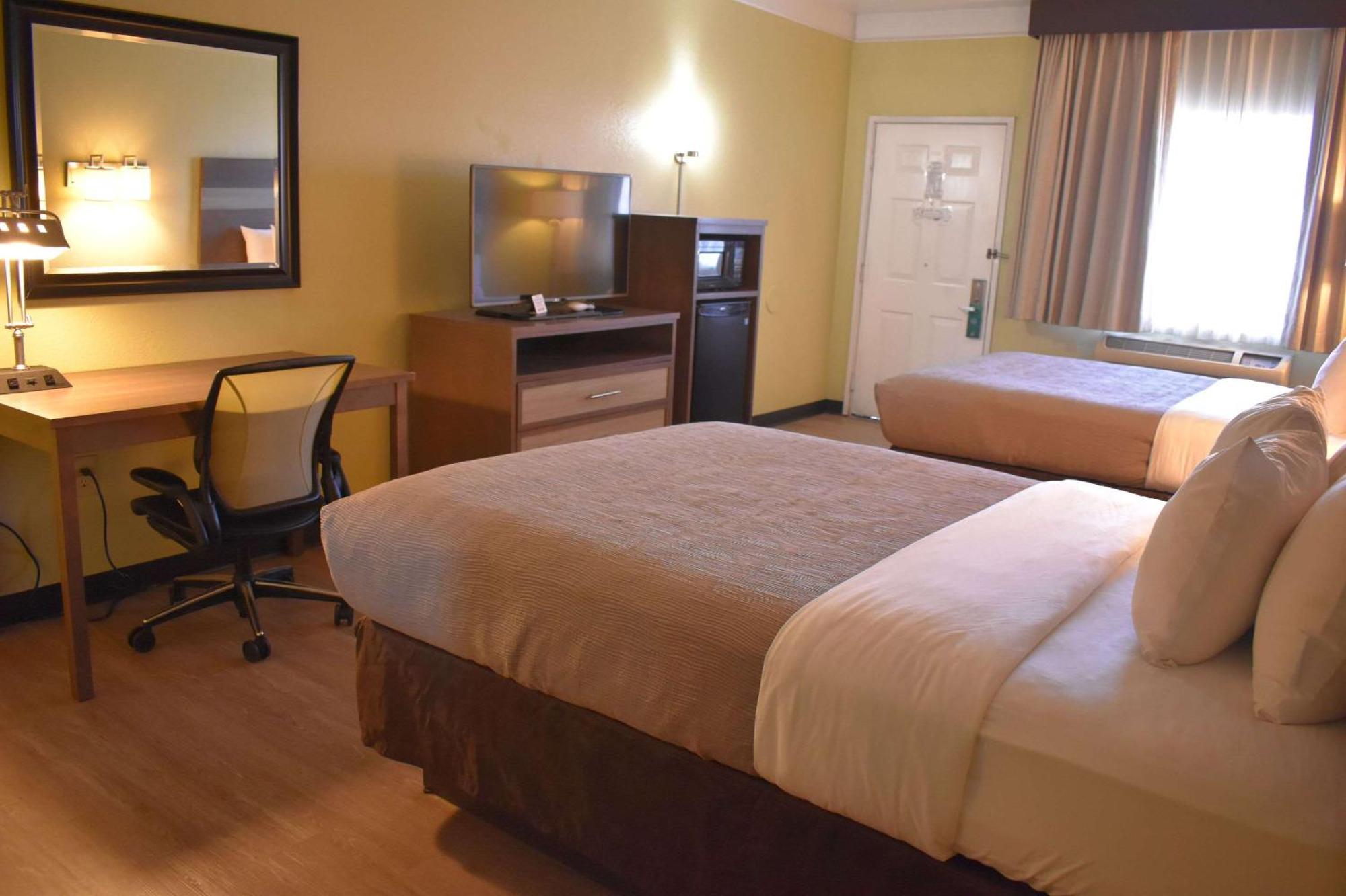 Quality Inn & Suites Gallup I-40 Exit 20 Екстериор снимка