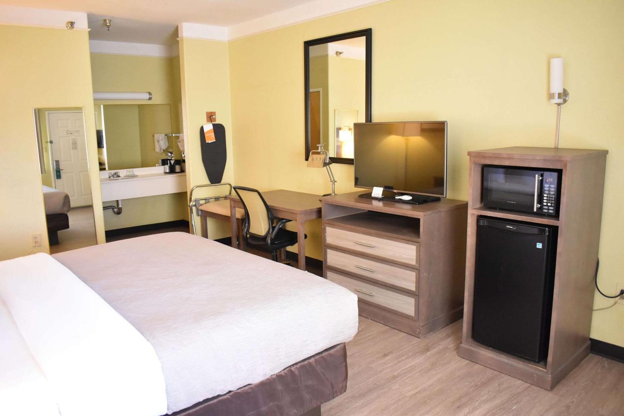 Quality Inn & Suites Gallup I-40 Exit 20 Екстериор снимка