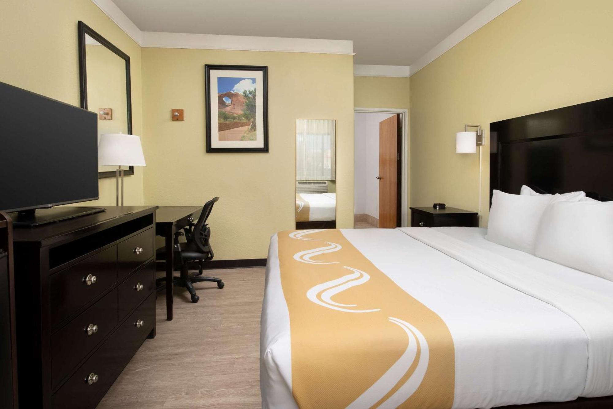 Quality Inn & Suites Gallup I-40 Exit 20 Екстериор снимка