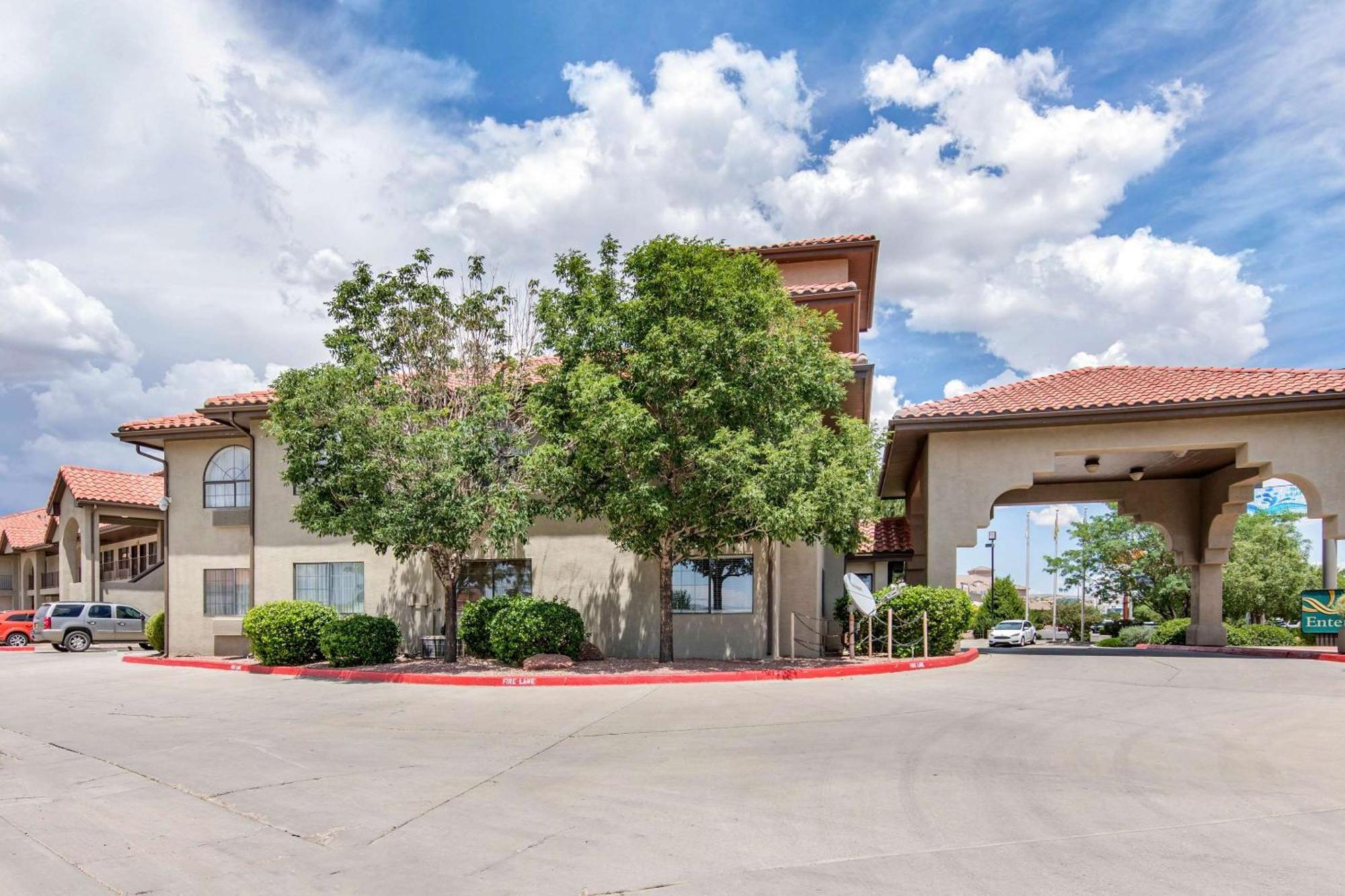Quality Inn & Suites Gallup I-40 Exit 20 Екстериор снимка