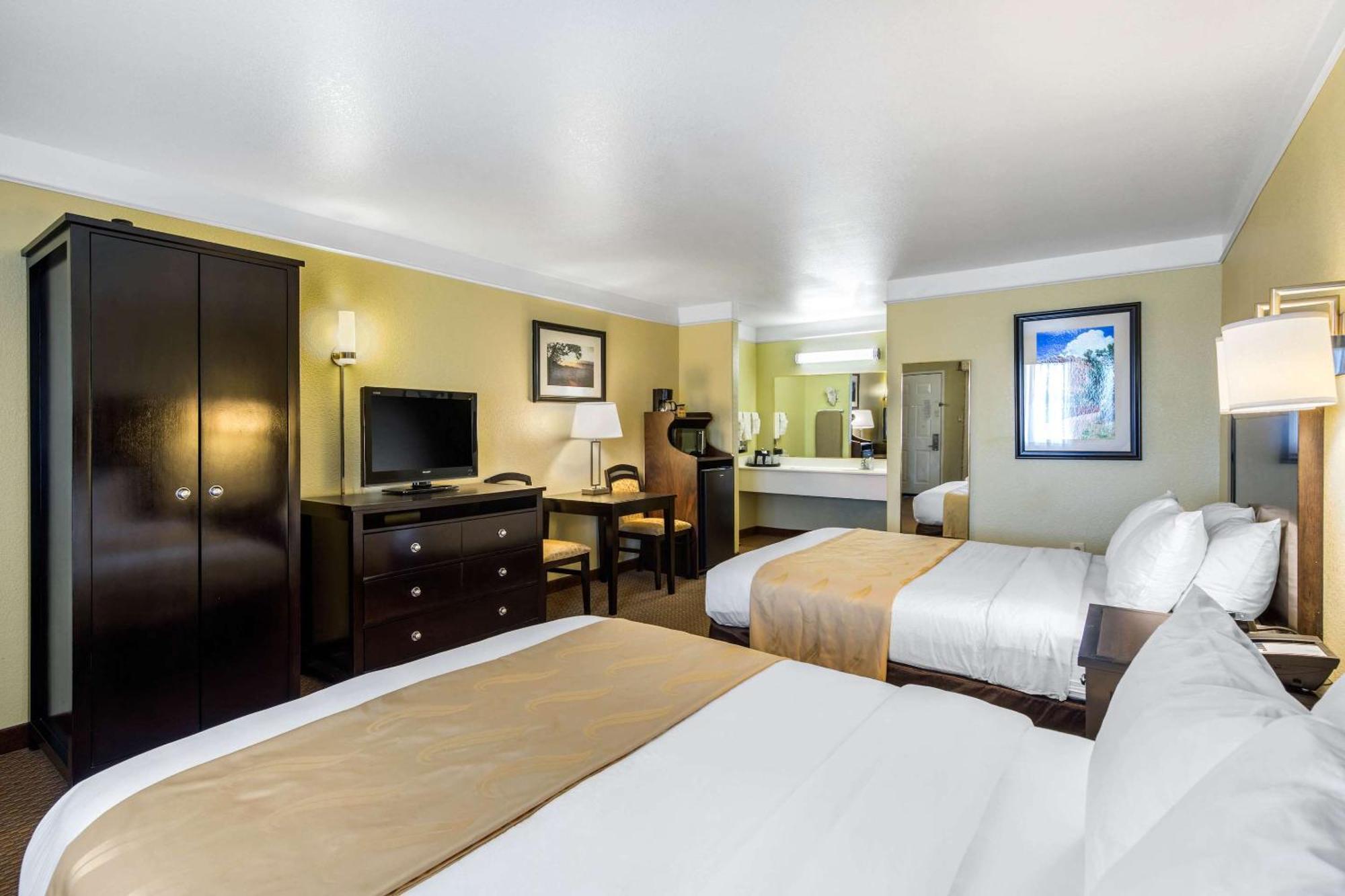 Quality Inn & Suites Gallup I-40 Exit 20 Екстериор снимка