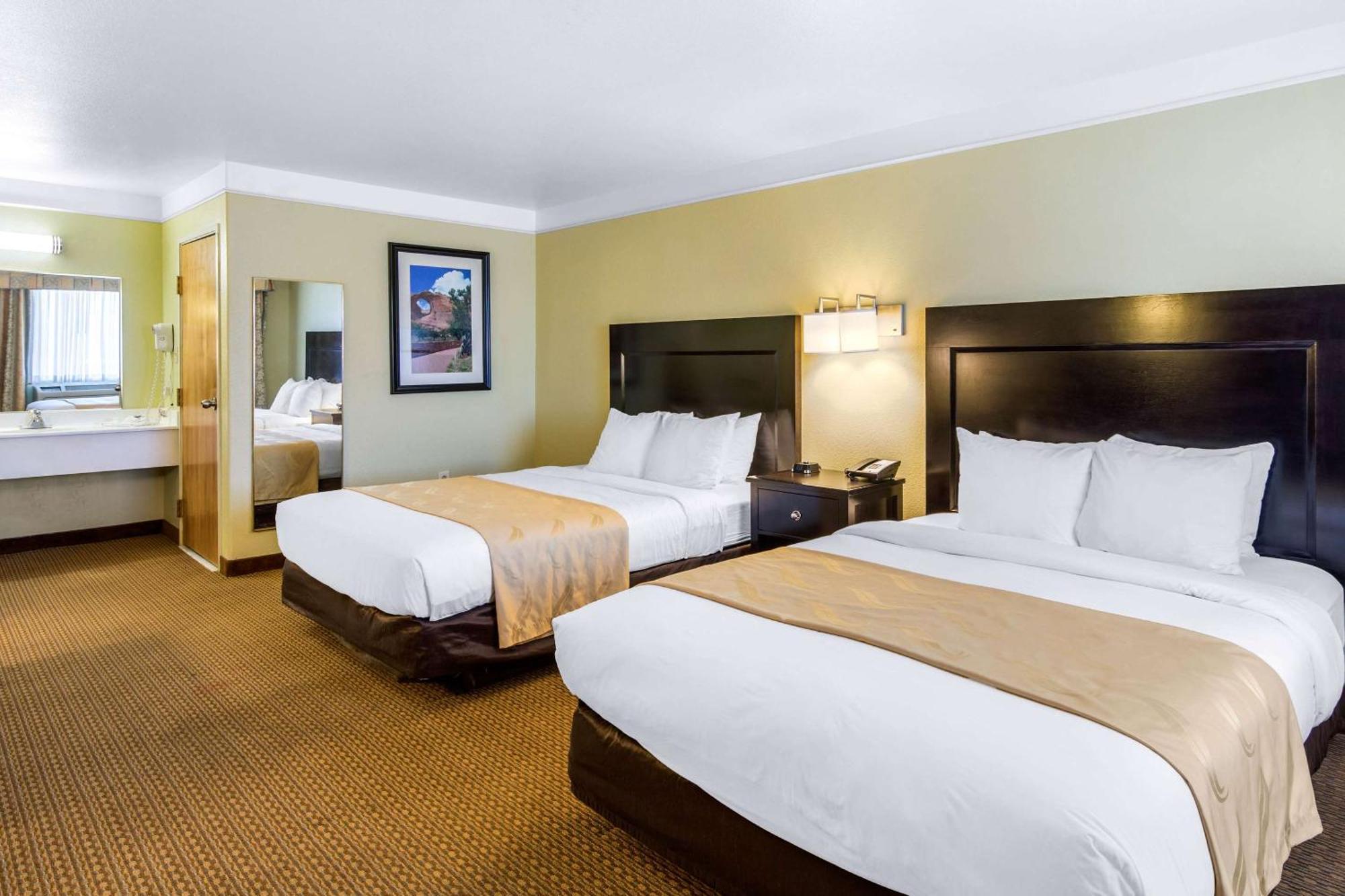 Quality Inn & Suites Gallup I-40 Exit 20 Екстериор снимка