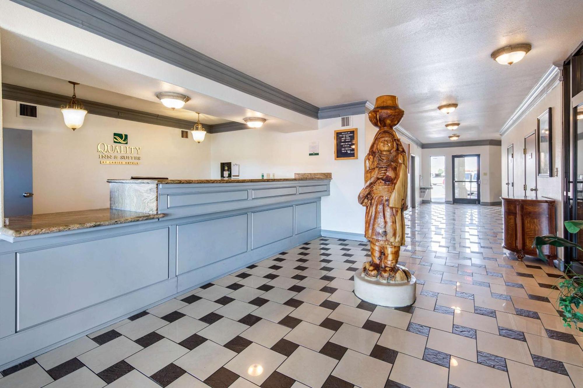 Quality Inn & Suites Gallup I-40 Exit 20 Екстериор снимка